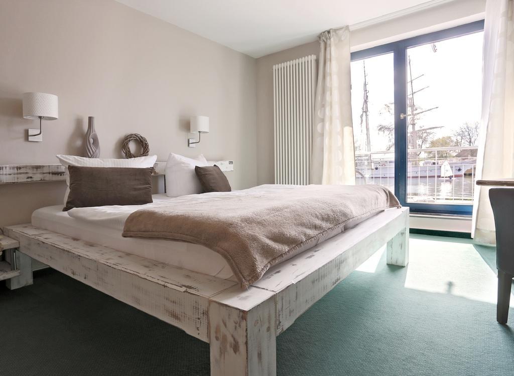 Hotel & Restaurant Utkiek Γκράιφσβαλντ Δωμάτιο φωτογραφία