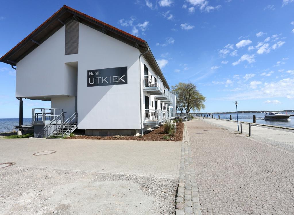 Hotel & Restaurant Utkiek Γκράιφσβαλντ Εξωτερικό φωτογραφία