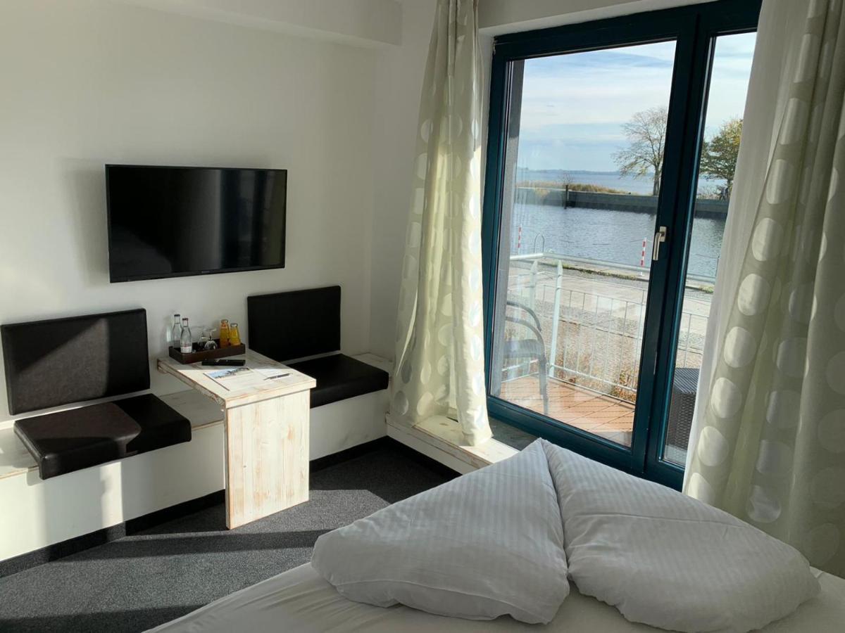 Hotel & Restaurant Utkiek Γκράιφσβαλντ Εξωτερικό φωτογραφία